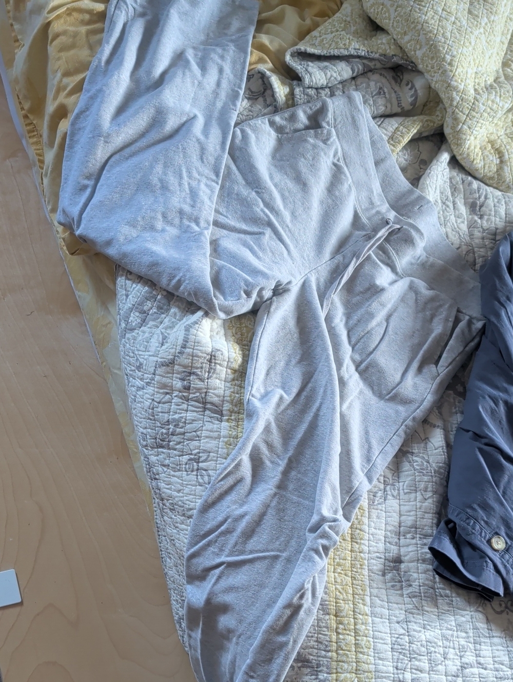LL Bean BUNDLE Women's Comfy Pants - Blue Gray Cargo Pants, Gray Lightweight - Picture 6 of 6